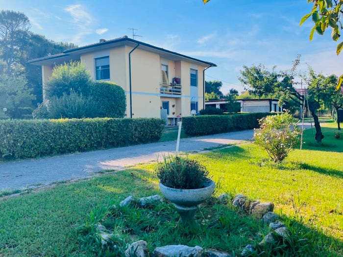 Casa con 6 locali in vendita in Collesalvetti