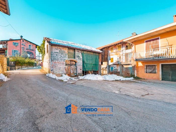 Casa con 5 locali in vendita in Via Viglioni, Pianfei