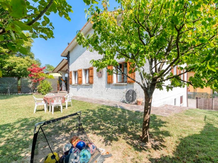 Casa con 6 locali in vendita in Via Landa, Monte San Pietro