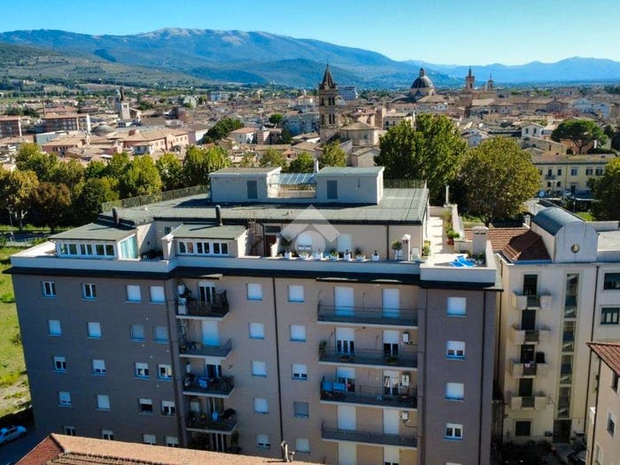 Appartamento quadrilocale in vendita in Viale Firenze, Viale Firenze Paciana, Foligno