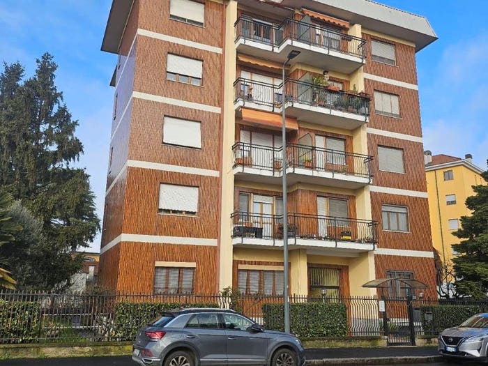 Appartamento trilocale in vendita in Via Giacinto Serrati Menotti, Ponte Lambro, Milano