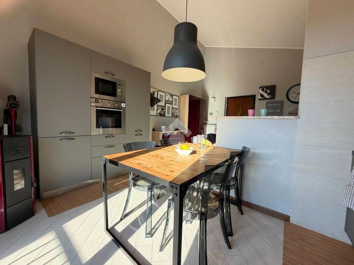 Appartamento trilocale in vendita in Via Don Lorenzo Milani, Centro, Montecastrilli