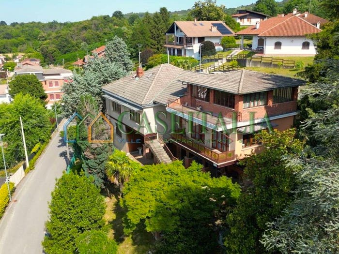 Casa con 6 locali in vendita in Viale XXV Aprile, Rosta