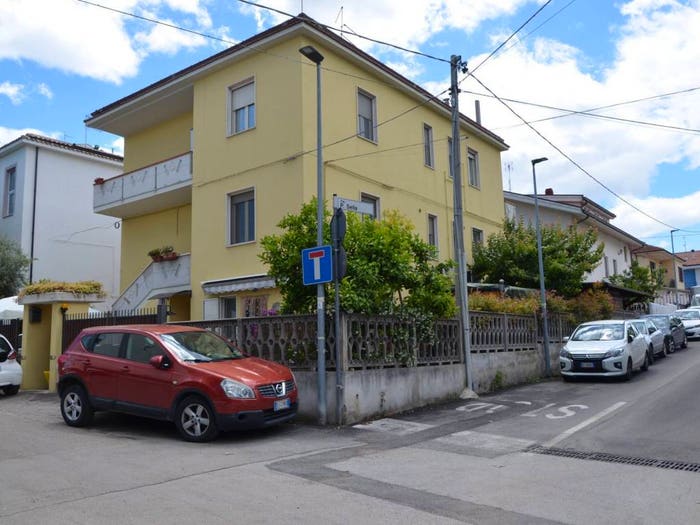 Casa con 6 locali in vendita in via Massarenti, Villa Carmine, Montesilvano