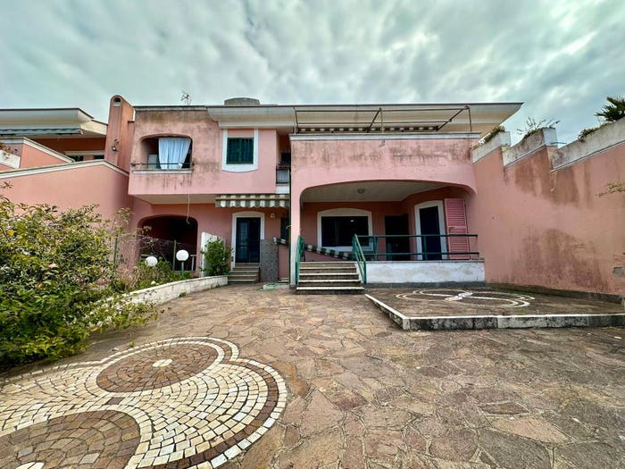 Appartamento trilocale in vendita in Via dei Platani, Villa Claudia, Anzio