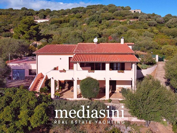 Casa con 6 locali in vendita in Ss, Olbia