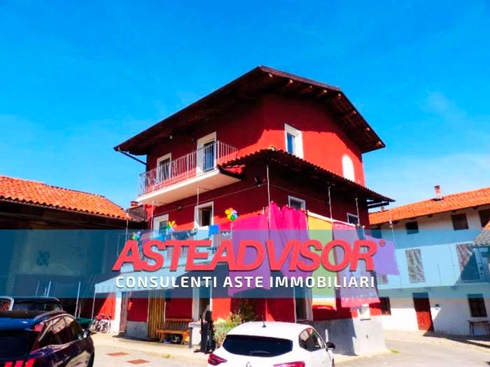 Casa con 6 locali in vendita in Via Vecchia di Pianfei, Beinette