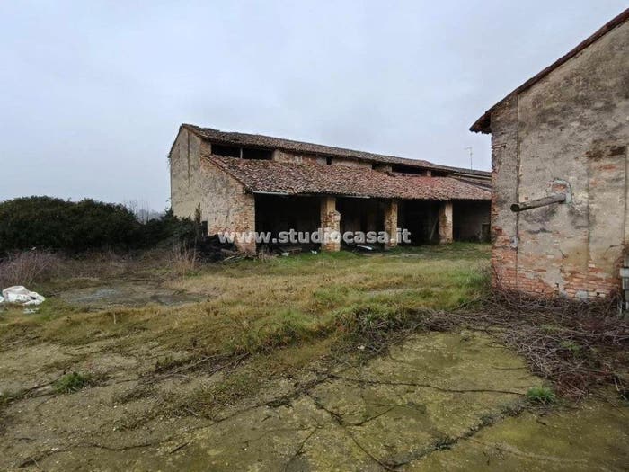 Casa con 6 locali in vendita in via madignanello, Centro, Madignano