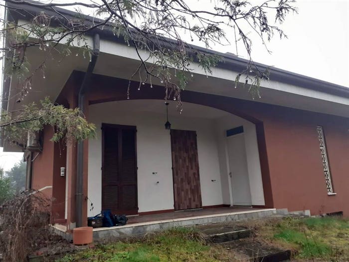 Casa quadrilocale in vendita in Via Olona, Centro, Marnate