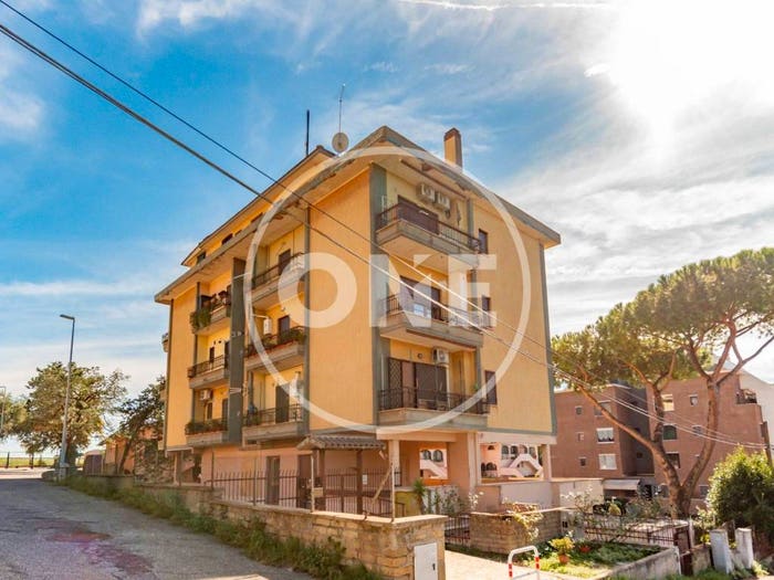 Appartamento trilocale in vendita in Via Ardeatina, Divino Amore, Roma