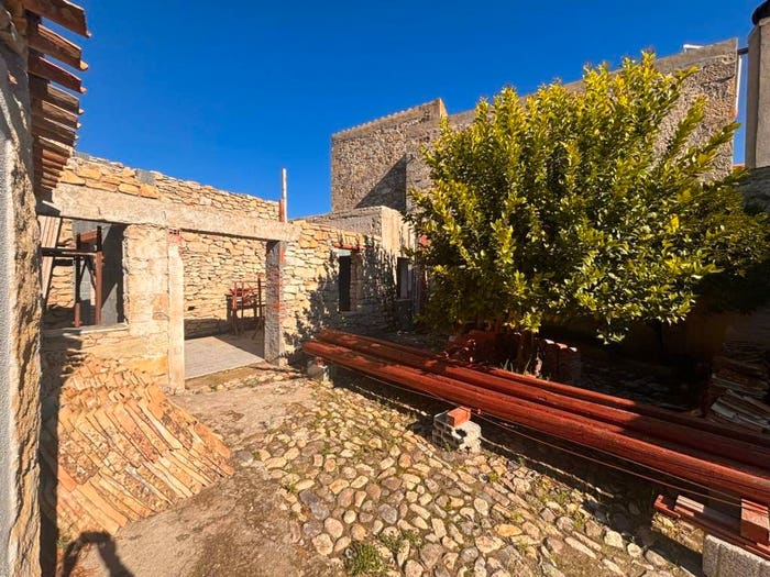 Casa quadrilocale in vendita in Via Parrocchia, Barumini