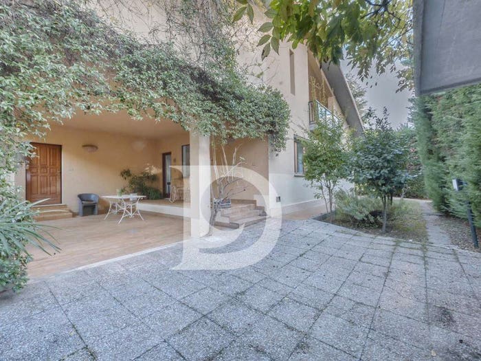 Casa con 6 locali in vendita in Via Sella Di Corno, Ospedale, Pescara