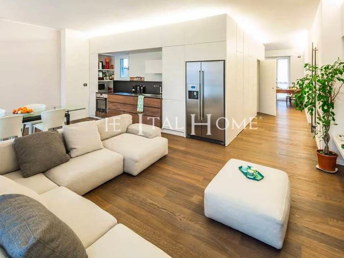 Appartamento quadrilocale in vendita in Via Zurigo, Inganni, Milano