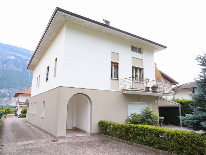 Appartamento con 6 locali in vendita in Via Giovanni Pascoli, Aldeno