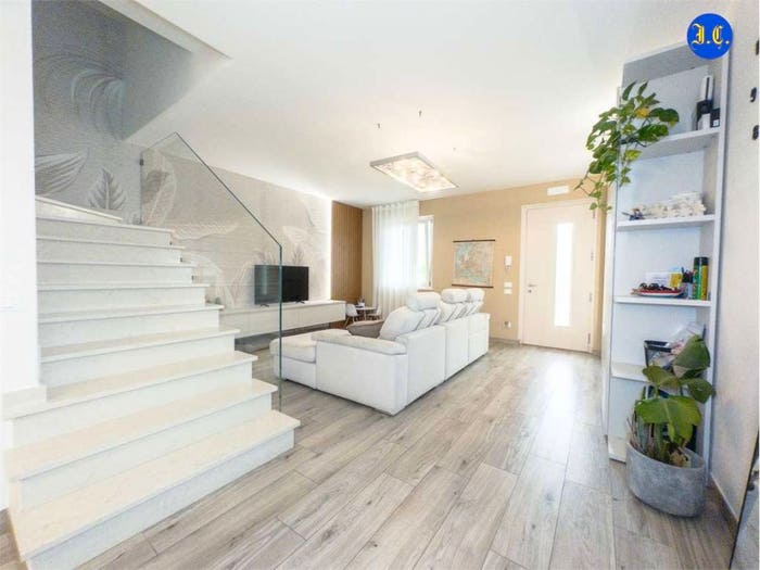 Casa con 6 locali in vendita in Centro, Povegliano Veronese