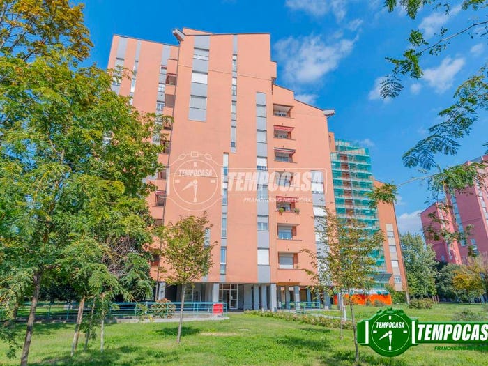 Appartamento quadrilocale in vendita in Via valsesia, Bisceglie, Milano