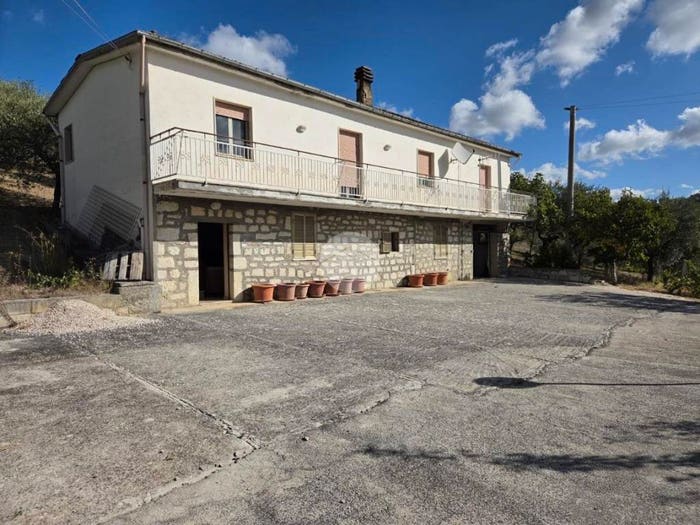 Casa quadrilocale in vendita in Contrada colle arso, Mascione, Campobasso