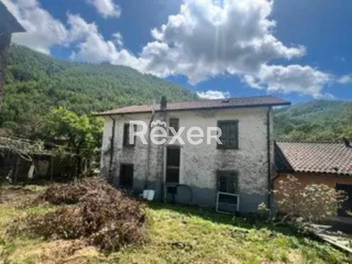 Casa con 6 locali in vendita in via Provinciale, Centro, Castelnuovo di Garfagnana
