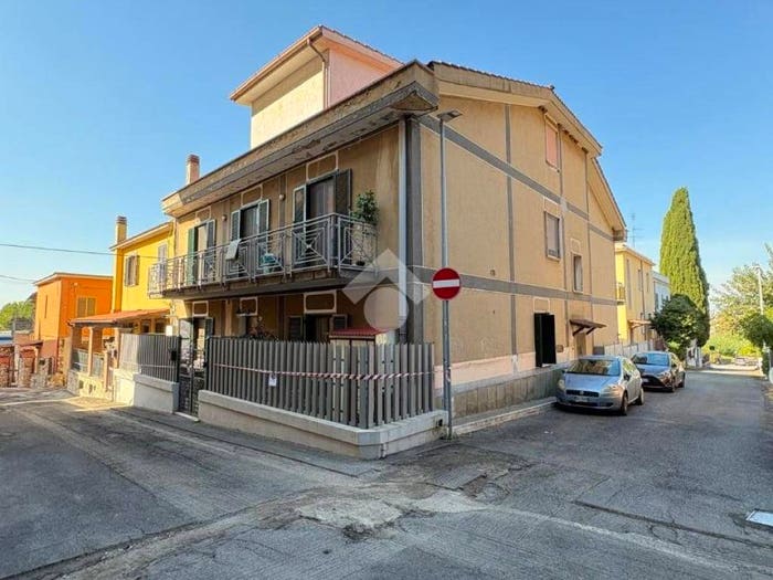 Appartamento trilocale in vendita in Via lucania, Cecchina, Albano Laziale