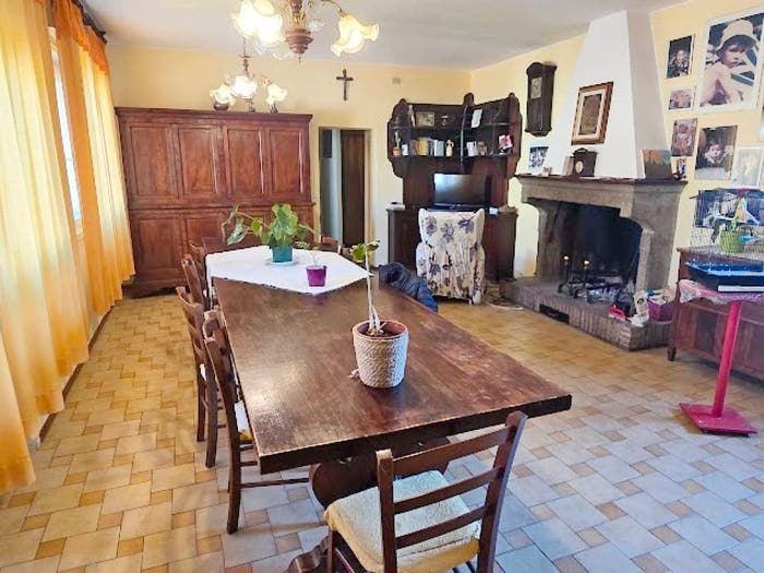 Casa con 6 locali in vendita in Via Nazionale, Centro, Maranello
