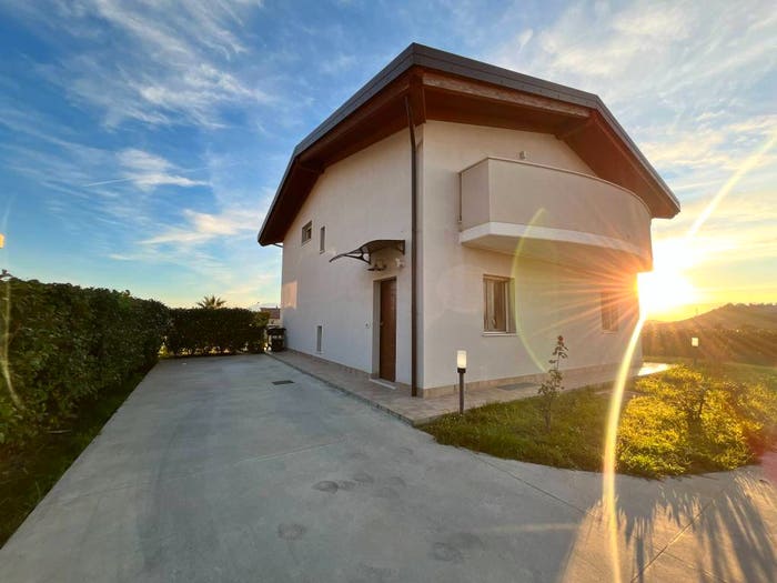 Casa con 5 locali in vendita in Strada Comunale Valle Furci, Montesilvano Colle, Montesilvano