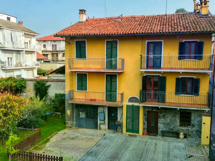 Casa con 6 locali in vendita in Via Martiri della Libertà, Centro, Poirino