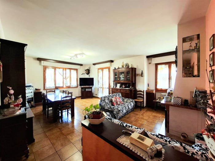 Appartamento con 5 locali in vendita in Via Giordano Bruno, Centro, Lastra a Signa