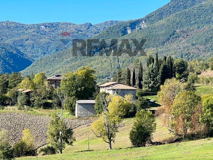 Casa con 6 locali in vendita in Pegni della Cella, Bobbio
