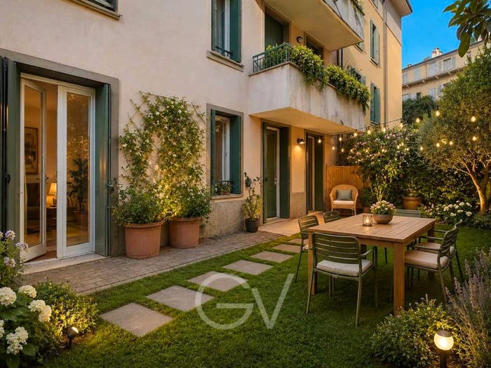 Appartamento trilocale in vendita in Via Altaguardia, Porta Romana Medaglie d'Oro, Milano