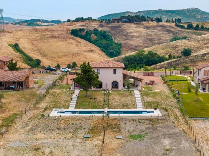 Casa con 5 locali in vendita in Strada Malarampa, Centro, Lajatico