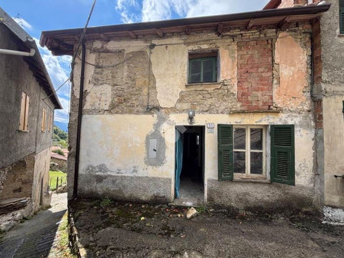 Appartamento quadrilocale in vendita in Frazione Daglio, Daglio, Carrega Ligure