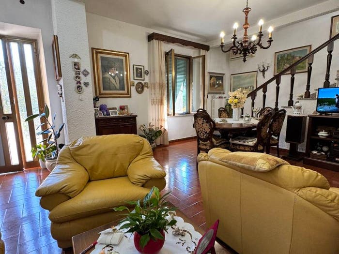 Casa con 6 locali in vendita in Cascine La Croce, Buti