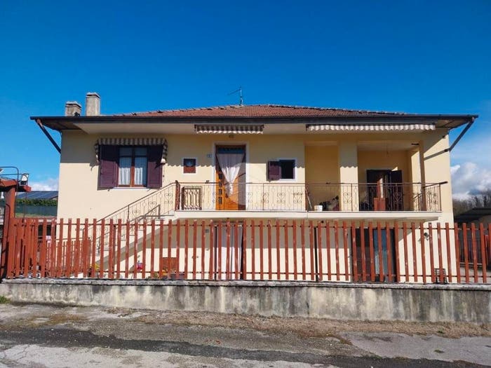 Appartamento trilocale in vendita in Via La torre, Cerreto, Frosinone