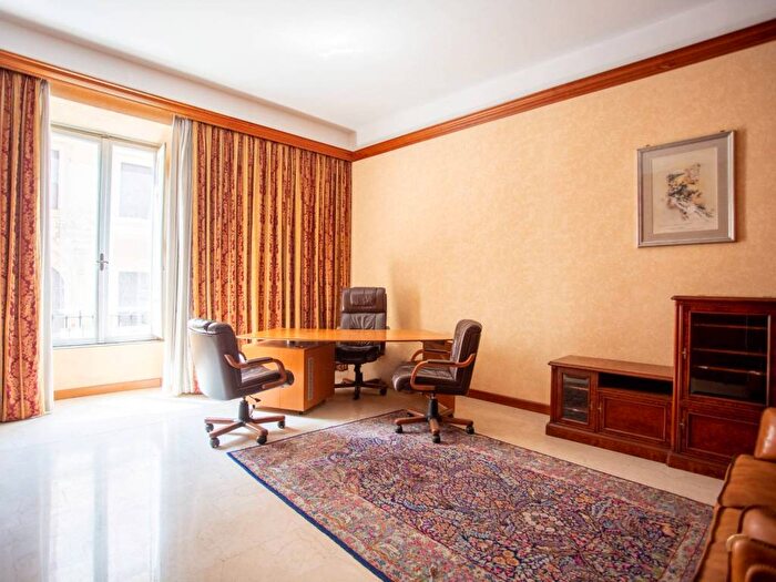 Appartamento con 5 locali in vendita in Via di Porta Pinciana, Vittorio Veneto, Roma