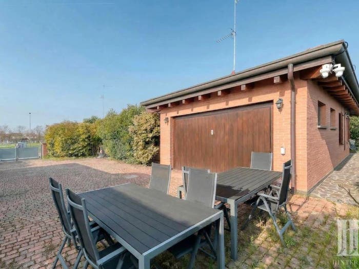 Casa con 6 locali in vendita in Baricella