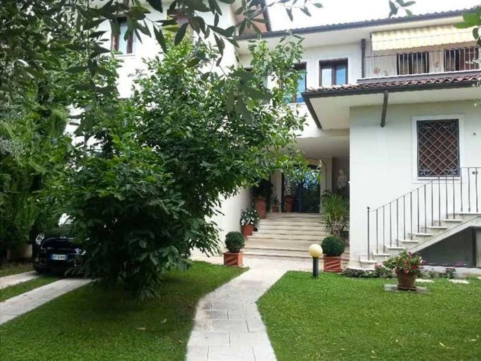 Casa con 6 locali in vendita in Centro, Bassano del Grappa