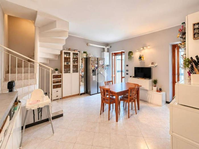 Casa quadrilocale in vendita in Piazza Camillo Benso Conte Di Cavour, Centro Storico, Lissone