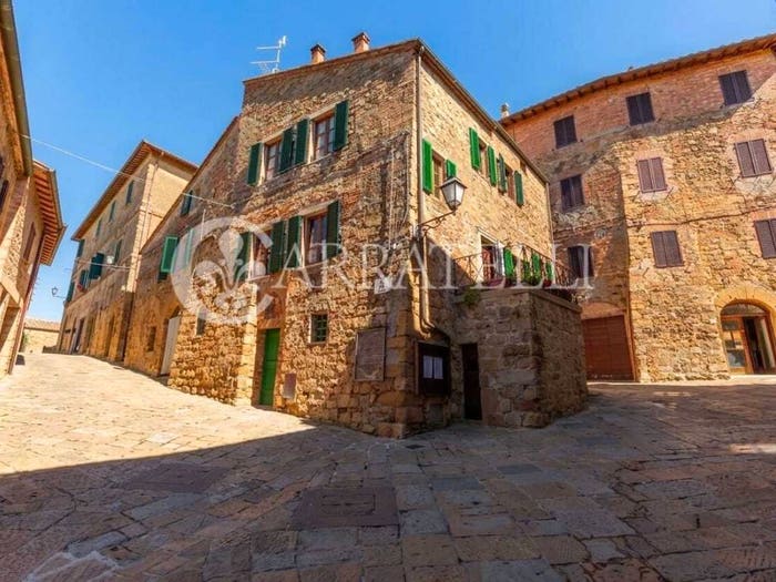 Appartamento quadrilocale in vendita in via di mezzo, Monticchiello, Pienza