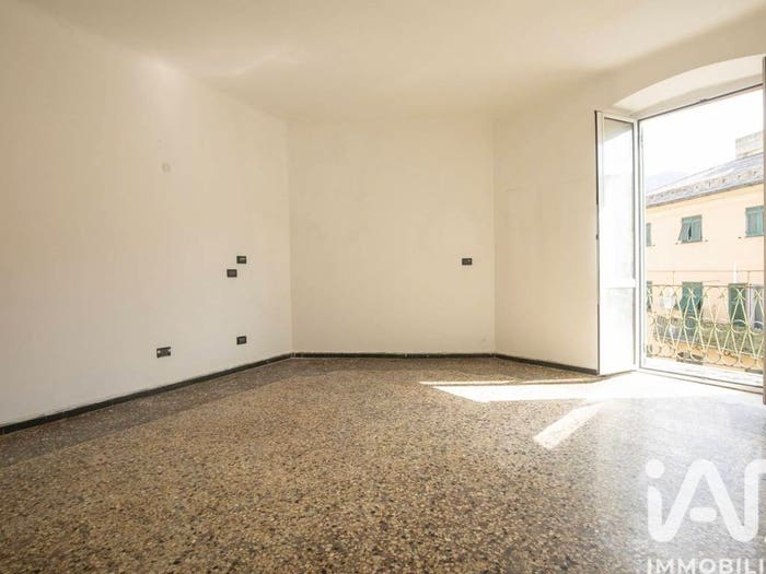 Appartamento quadrilocale in vendita in Via Germano Jori, Rivarolo, Genova