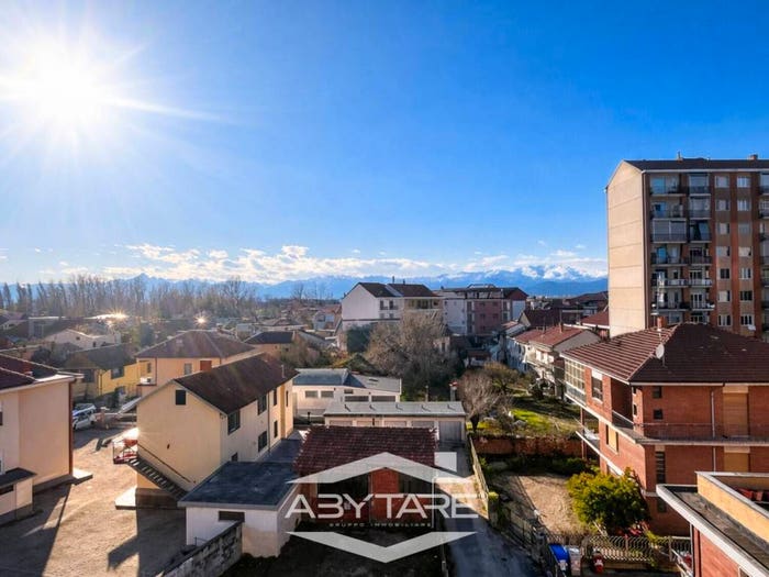 Appartamento trilocale in vendita in Vicolo Verde, Centro, La Loggia