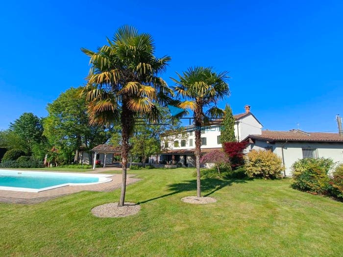 Casa con 6 locali in vendita in Via Padre Gamalero, Castelspina