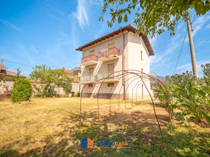 Casa con 6 locali in vendita in Via Donne, Centro, Dronero