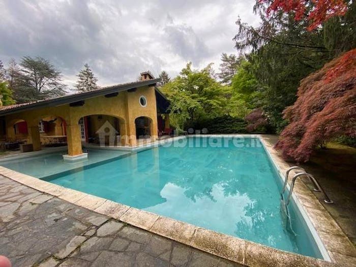 Casa con 6 locali in vendita in Via al Golf, Appiano Gentile