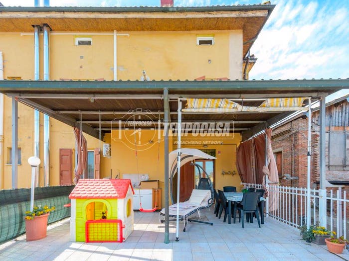 Appartamento con 5 locali in vendita in Via dei Mille, Piumazzo, Castelfranco Emilia