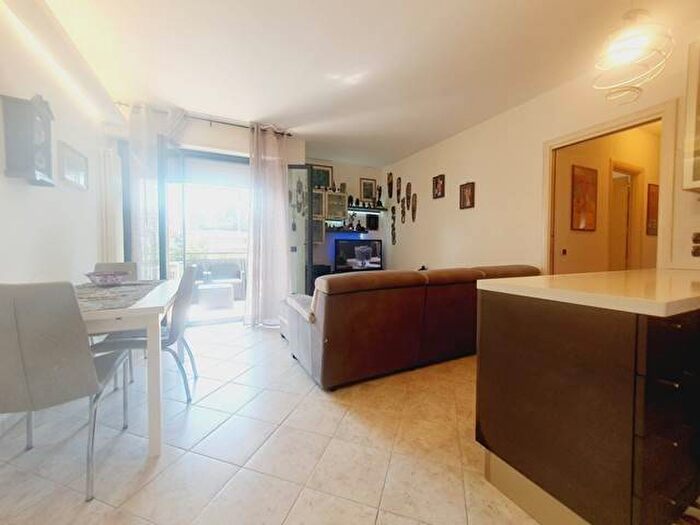 Appartamento trilocale in vendita in Palombare, Ancona