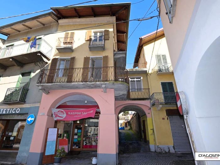 Casa con 6 locali in vendita in Via Massimo d'Azeglio, Centro, Castellamonte