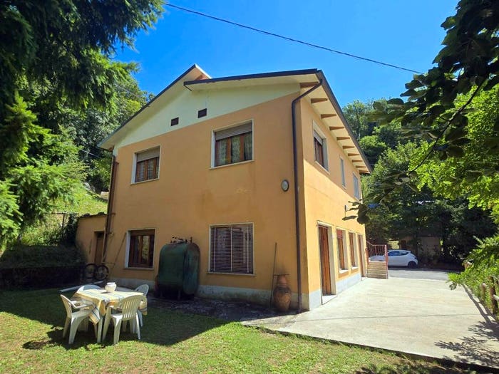 Casa con 6 locali in vendita in Centro, Coreglia Antelminelli