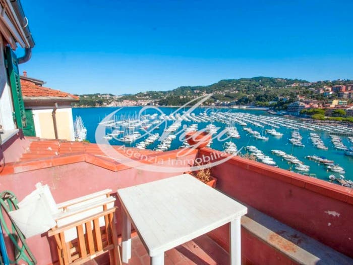 Appartamento trilocale in vendita in LERICI, Lerici Paese, Lerici