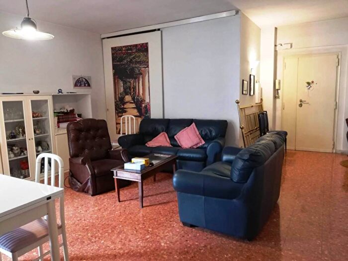 Appartamento trilocale in vendita in Via Ermenegildo Frediani, Garbatella, Roma