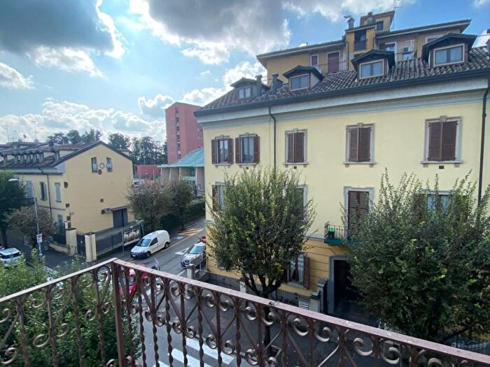 Appartamento trilocale in vendita in Via Borgo Adda, Città Bassa Laghi, Lodi